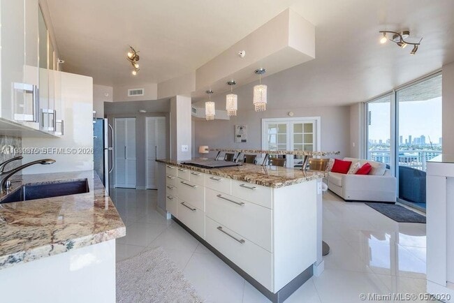 Building Photo - 1688 West Ave