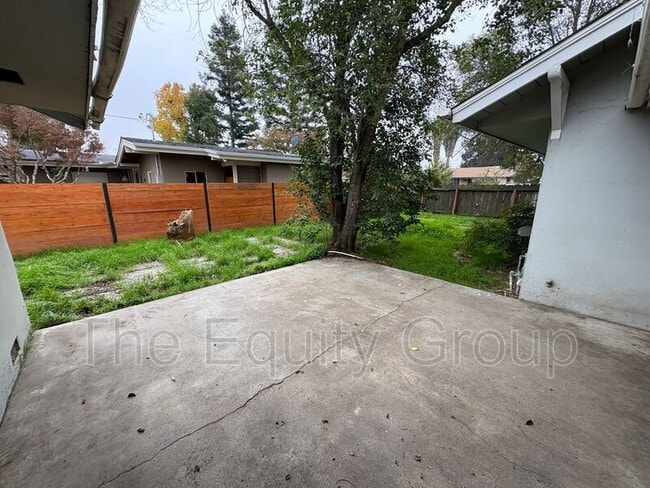 Building Photo - 1044 S Linda Vista St