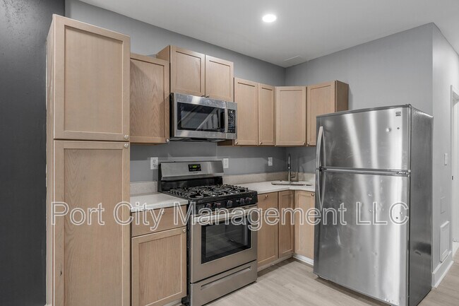 Building Photo - 1334 N Luzerne Ave