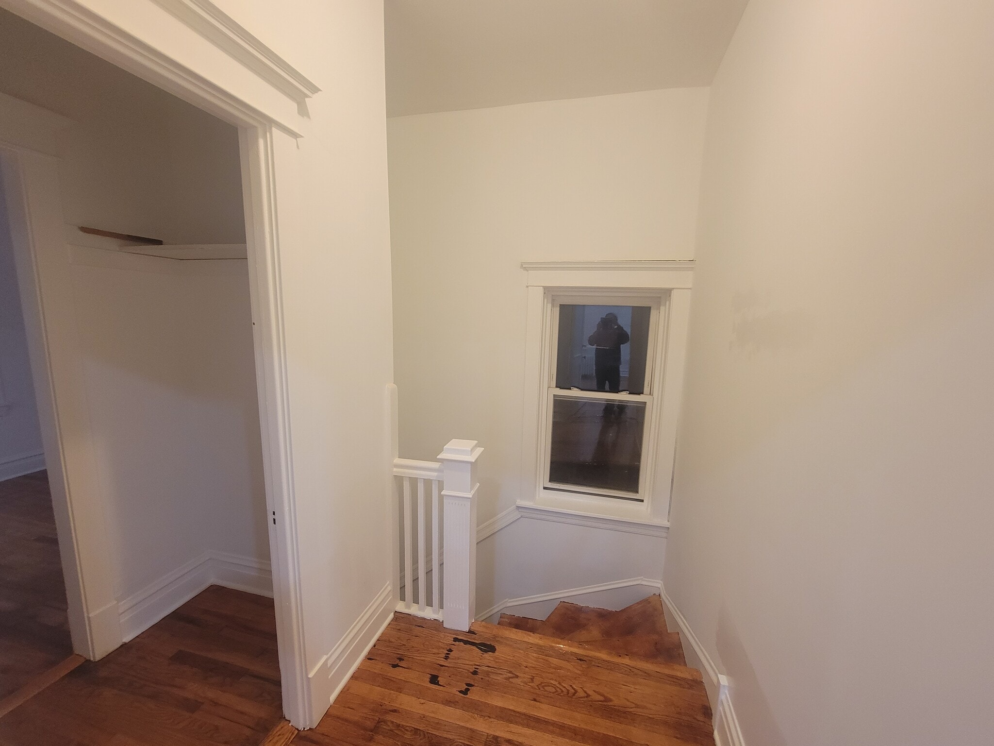 Stair - 1905 N Pulaski Rd