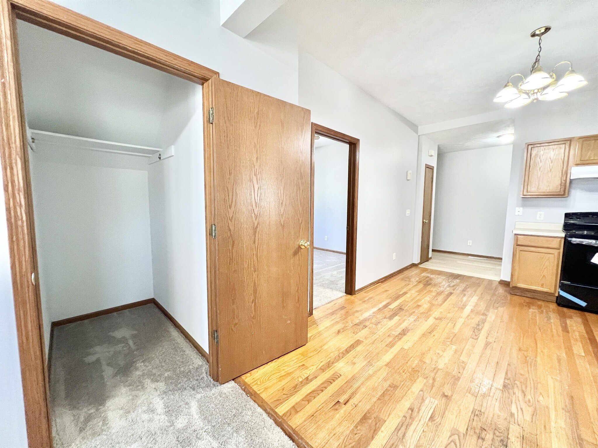 Building Photo - 167 S Jackson St