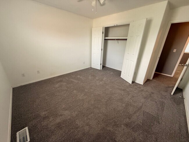 Building Photo - Beautiful Split Level in Northern Heights