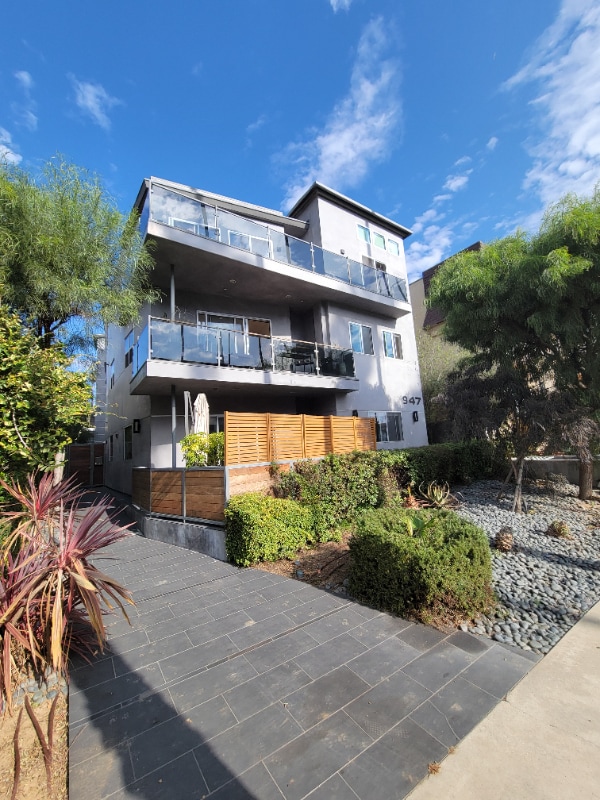 Building Photo - 947 4th St