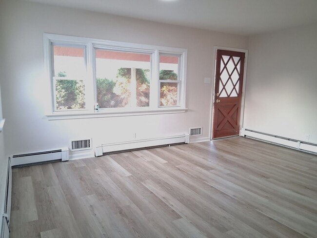 Building Photo - SINGLE HOUSE FOR RENT $2000