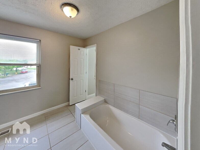 Building Photo - 6576 Canby Pl