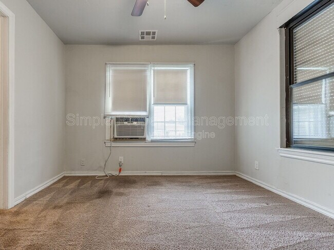 Building Photo - 7105 NW 39th St