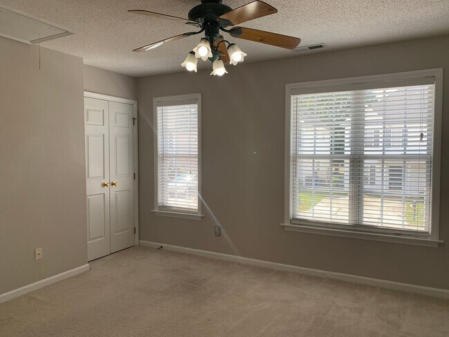 Building Photo - Raleigh Residence In Hedingham Scenic Golf...