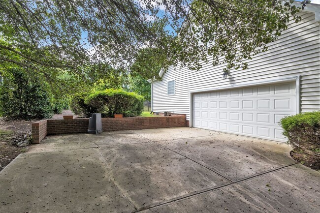 Building Photo - Ranch Floorplan with Upstairs Bonus Room on .78 acres! 2 Car Garage