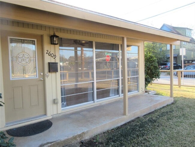 Building Photo - 2609 Hancock Dr