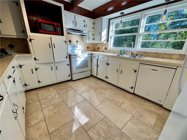 Building Photo - 21 Opal St