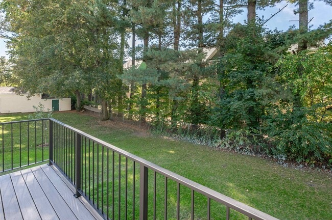 Building Photo - 177 Chestnut St