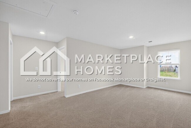 Building Photo - 1067 Evan Ct