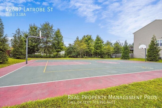 Building Photo - 42687 Latrobe St