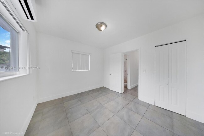 Building Photo - 1145 NW 3rd St