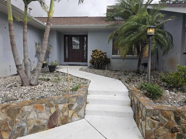 Building Photo - 2210 Bayou Dr