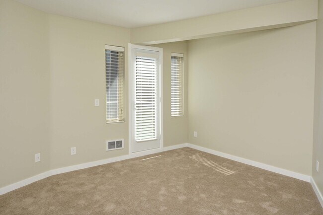 Building Photo - South Lake Union / Queen Anne Condo at The...