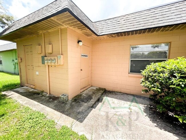 Building Photo - 515 Duchess Ct