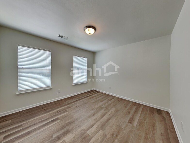 Building Photo - 1409 Paulonia Way