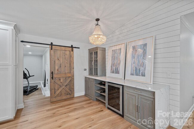 Building Photo - 18026 Whispering Oaks Dr