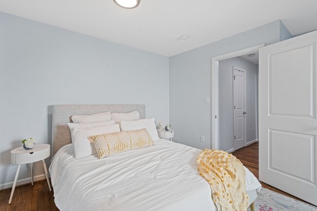 Building Photo - Amazing Anacostia Abode!