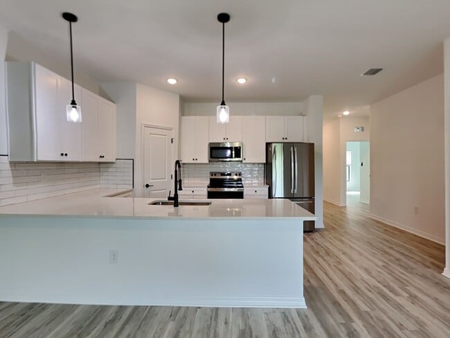 Building Photo - 4214 Santa Barbara Blvd