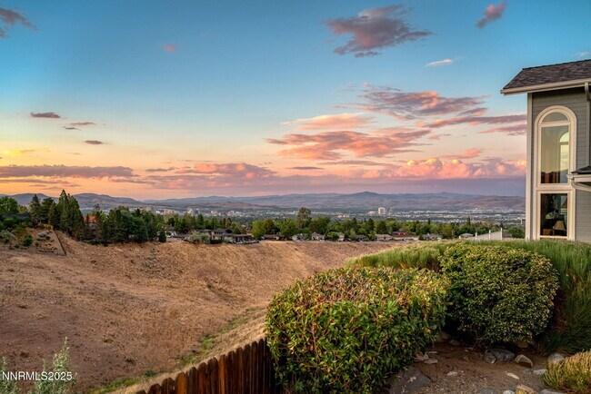 Building Photo - 2255 Wide Horizon Dr