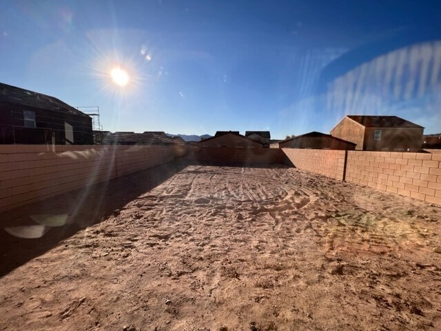 Building Photo - 2415 Village Dr