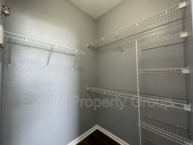 Building Photo - 8775 Sartori St