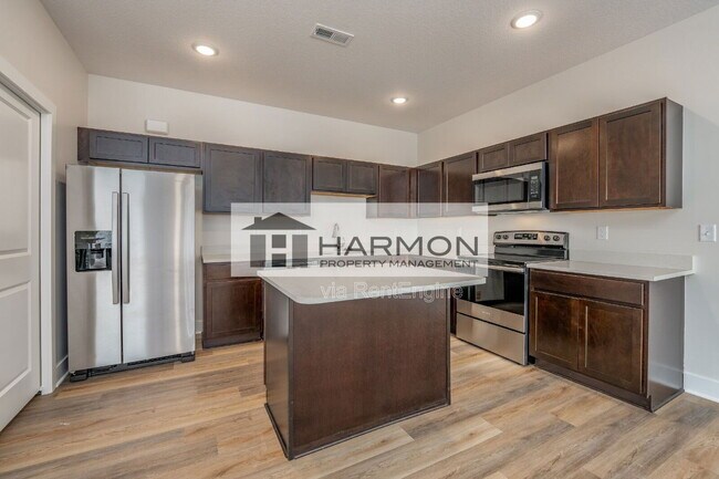 Building Photo - 2018 N Reece Ct