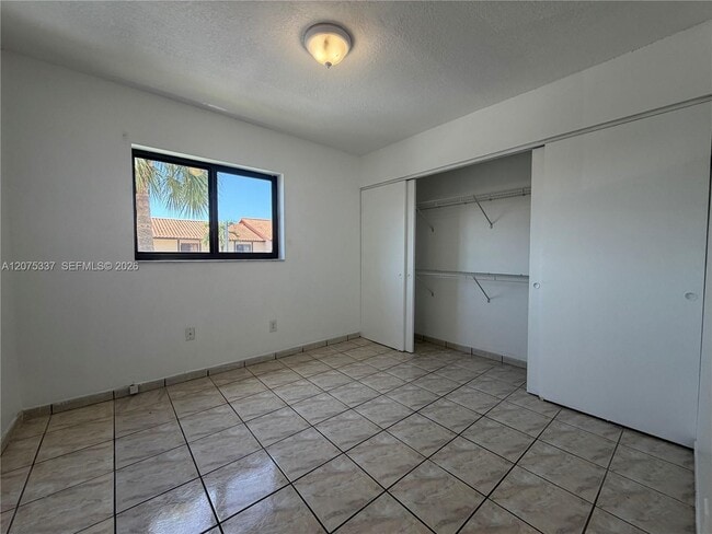 Building Photo - 4106 W 11th Ct