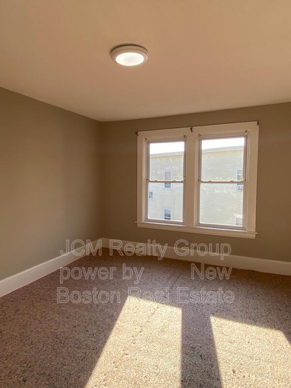 Building Photo - 65 Shepard St