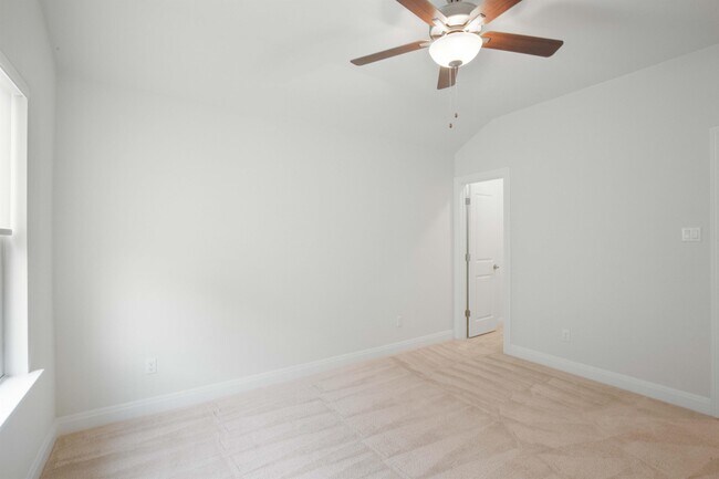 Building Photo - 148 Isabella Wy
