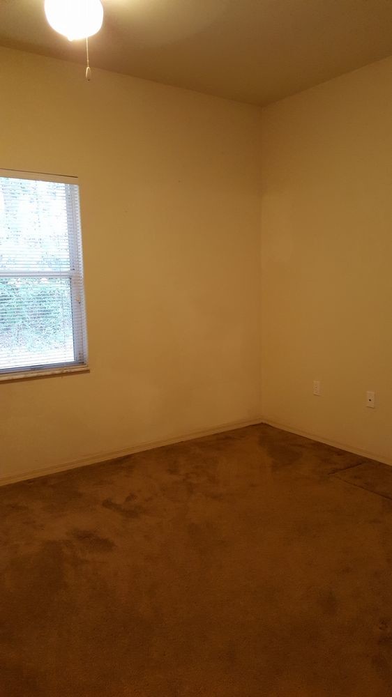 Building Photo - Capri Home