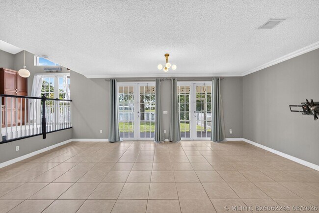 Building Photo - 1204 Oakwater Dr