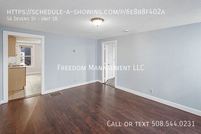Building Photo - 56 Devens St