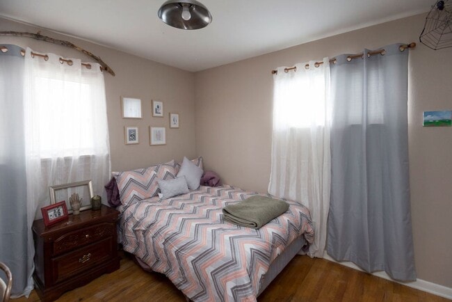 Building Photo - Students Welcome! Charming West Fort Collins Ranch Near Campus West & Foothills