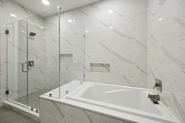 Building Photo - 9757 Katy Fwy