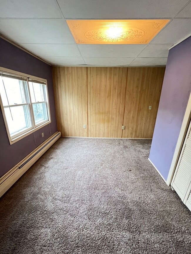 Building Photo - AVAILABLE JUNE - Large 3 Bedroom, 2 Bathroom Home in Billings Park