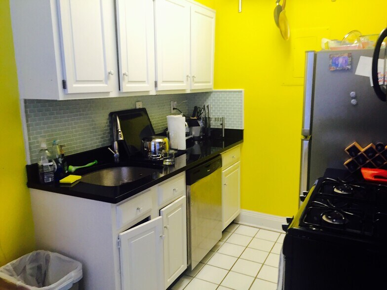 Granite countertops and stainless steel appliances - 4471 MacArthur Blvd NW