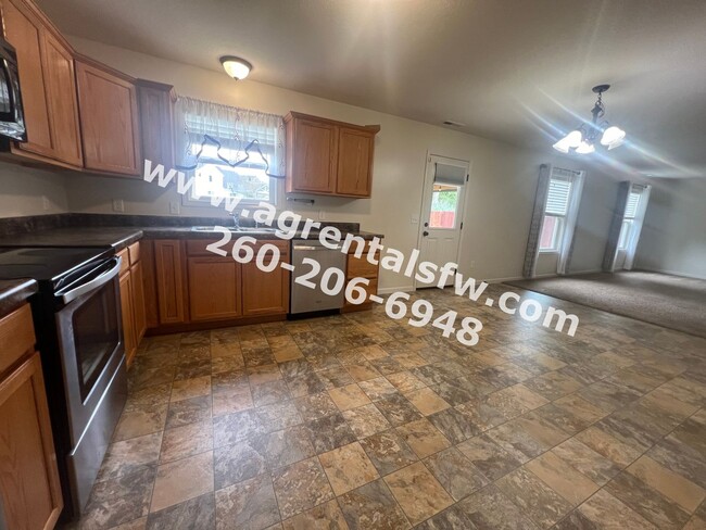 Building Photo - 4 Bedroom House - $400 off First Months rent