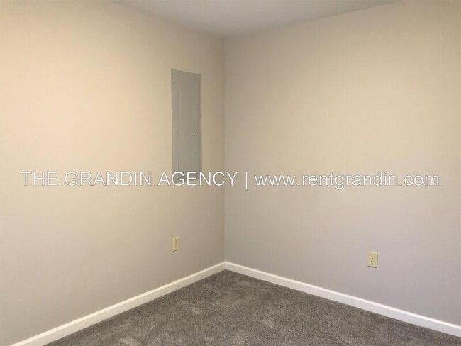 Building Photo - 294 1st Ave