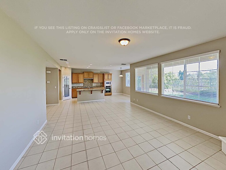 Building Photo - 1279 Regent Cir