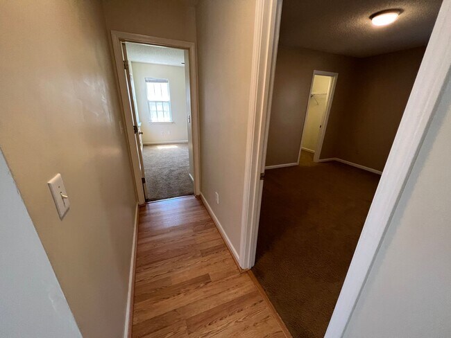 Building Photo - Charming 3 Bedroom, 2 Bath Home in Ogden!