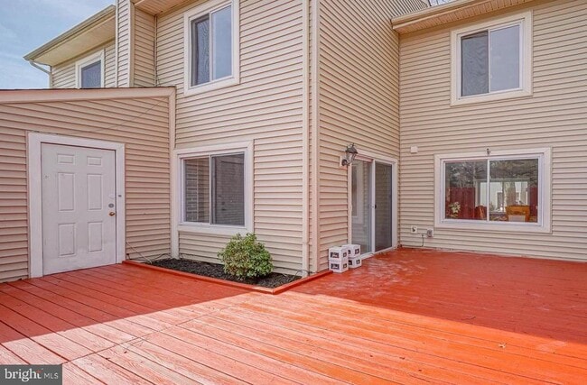Building Photo - 197 Cypress Ct