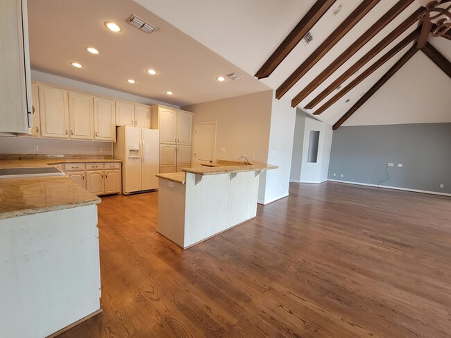 Building Photo - 210 Rio Grande Dr