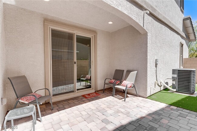 Building Photo - 60 Kimberlite Dr