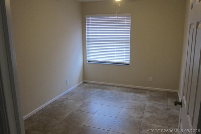 Building Photo - 1517 Woodbridge Lakes Cir
