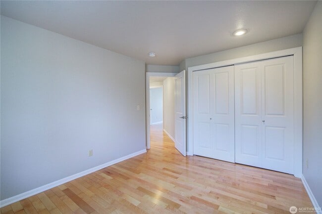 Building Photo - 3bd/2.5ba Bellevue House