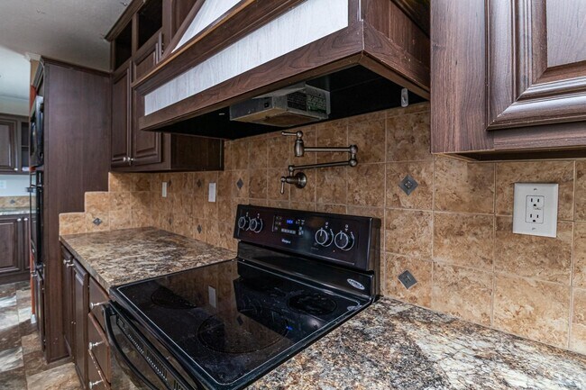 Building Photo - WELCOME HOME! 3 BR | 2 BA Home in Pikevill...