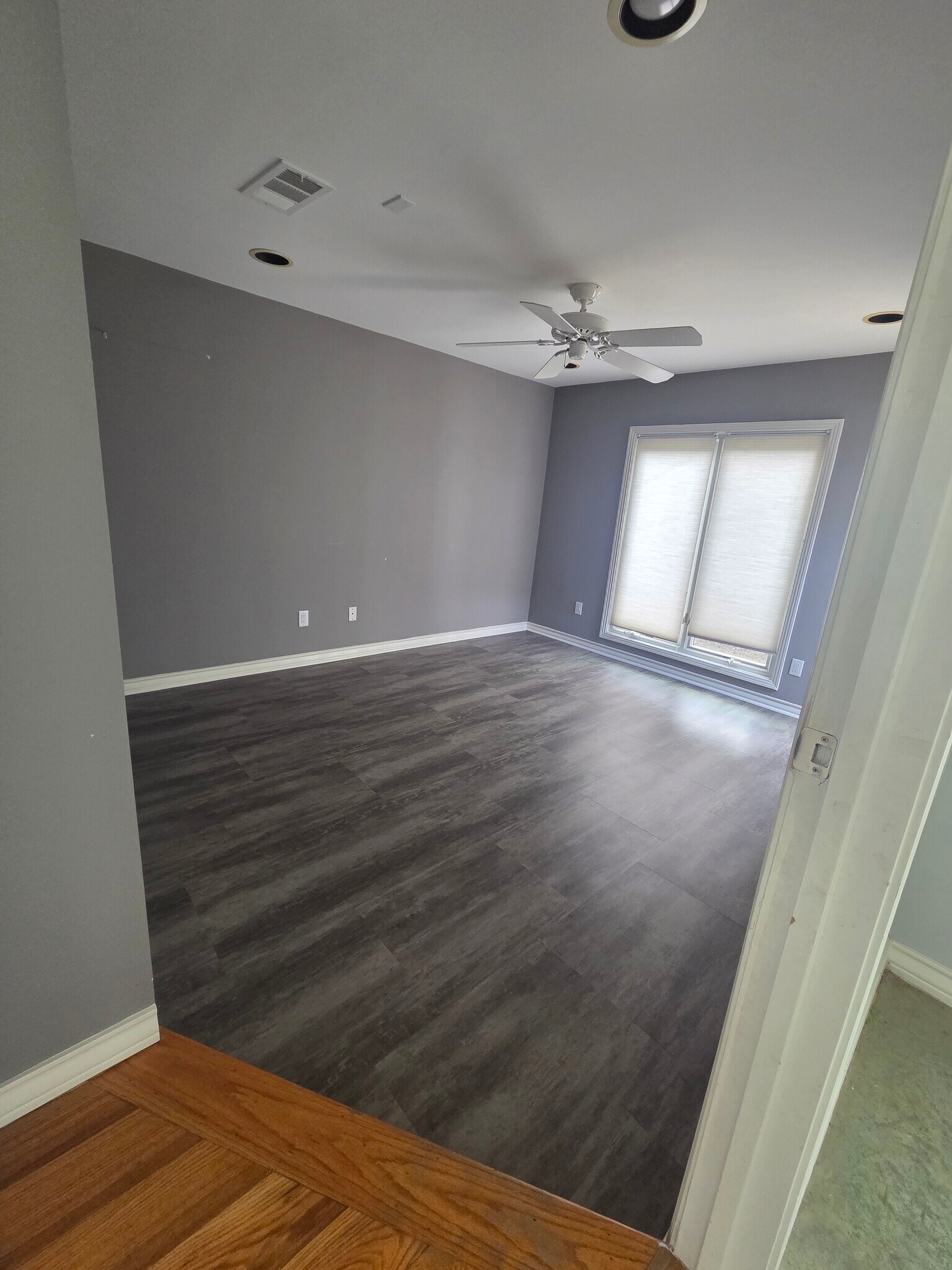 Room 2 near Breakfast/Open Space - 4531 Palmetto St
